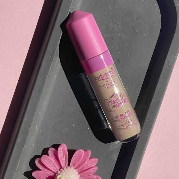 کانسیلر آرت اسکین درب صورتی