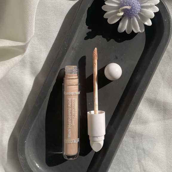 کانسیلر پد دار رومانتیک