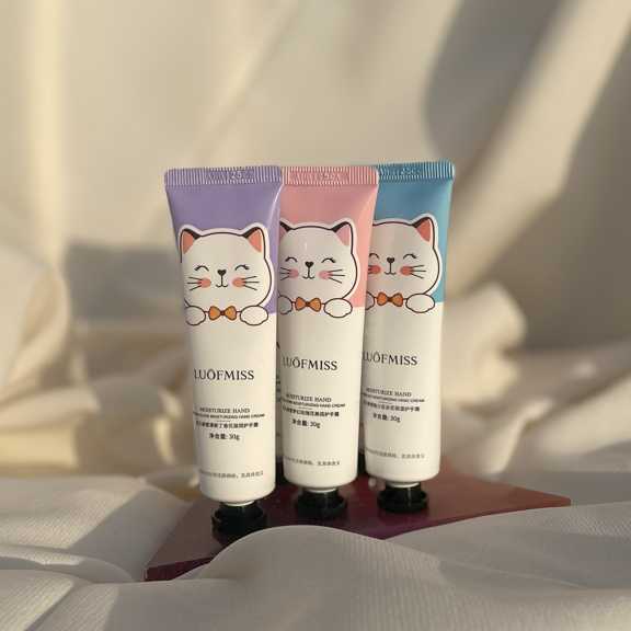 کرم مرطوب کننده طرح گربه