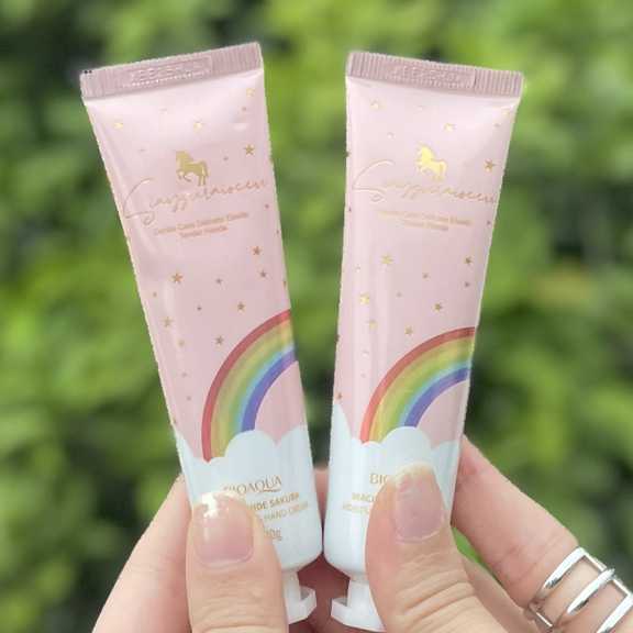 کرم مرطوب کننده تک شاخ رنگین کمان